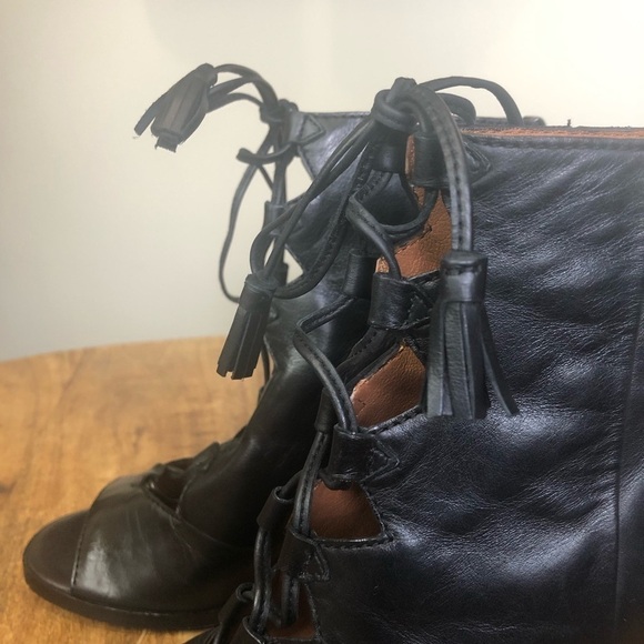 Frye lace up leather heels with leather laces/tassels. Excellent condition, 7.5 - Picture 4 of 14